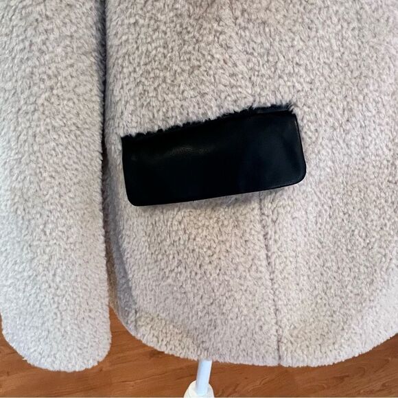 NWT WeWoreWhat Faux fur Sherpa blazer with front pockets size Medium women's - Picture 16 of 16